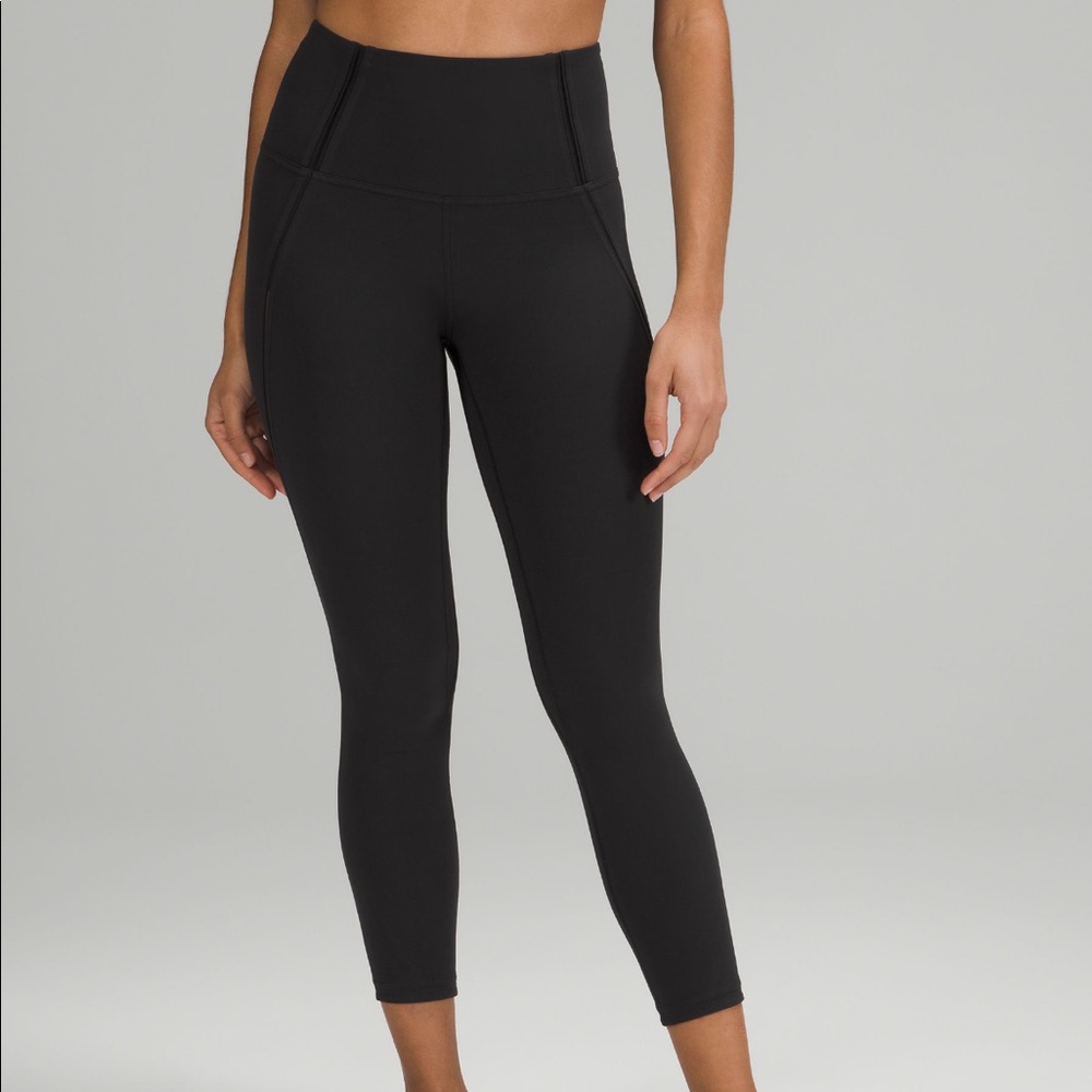 NWT lululemon nulu mesh panels high rise tight 25”